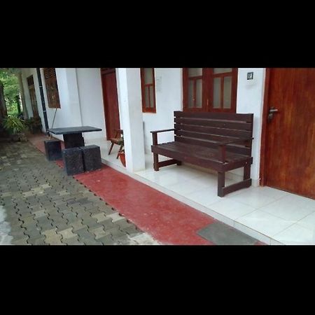 Dinesh Guest House Kataragama Zewnętrze zdjęcie