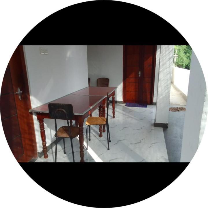 Dinesh Guest House Kataragama Zewnętrze zdjęcie