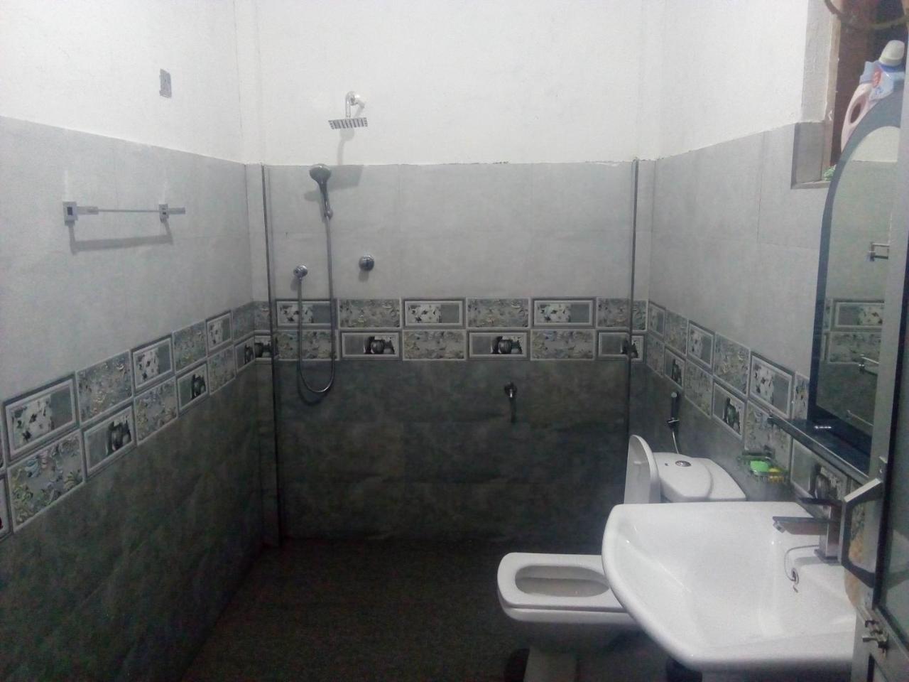 Dinesh Guest House Kataragama Zewnętrze zdjęcie